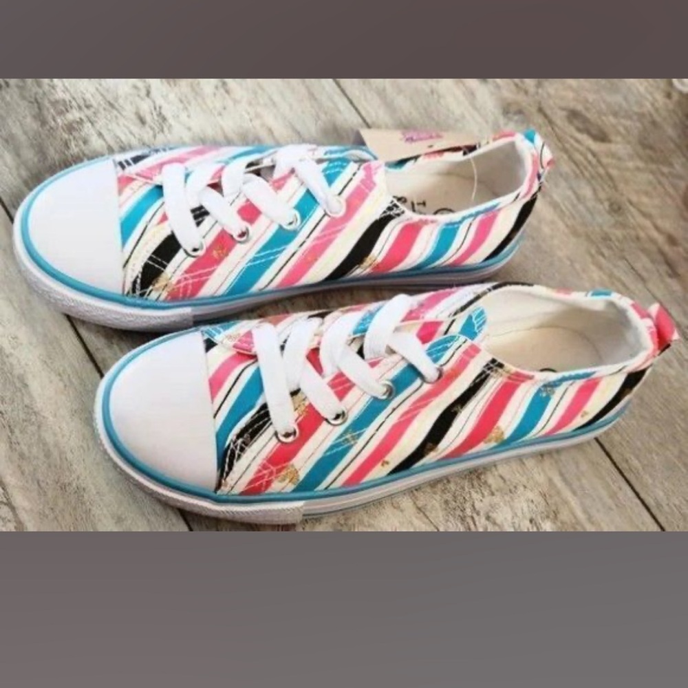 LILY & DAN PAIR OF GIRLS MEMORY FOAM CANVAS SHOES NEW IN BOX